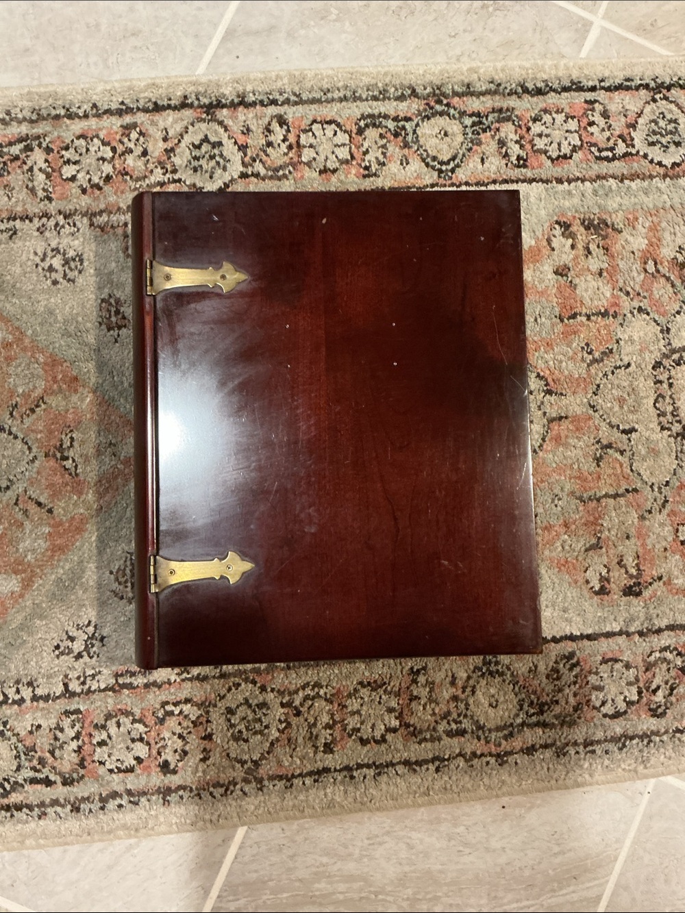 Vintage BOMBAY COMPANY BOOK SHAPE WOODEN BOX STORAGE Deep Mahogany Brass Hinges